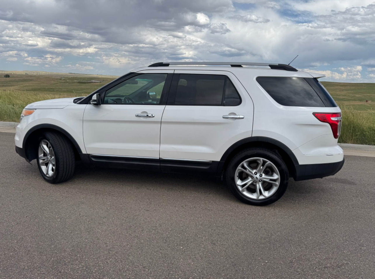 2015 FORD EXPLORER. Limited sport utility 4D