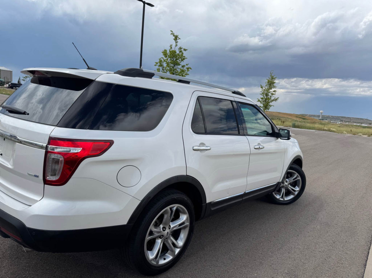 2015 FORD EXPLORER. Limited sport utility 4D