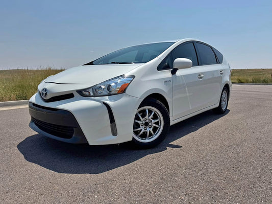 Toyota Prius 2015 V. Four wagon 4D