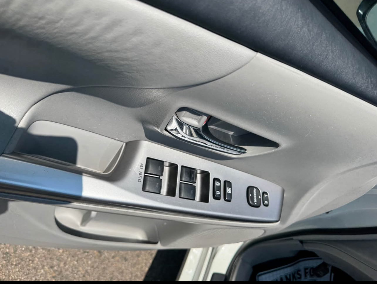 Toyota Prius 2015 V. Four wagon 4D
