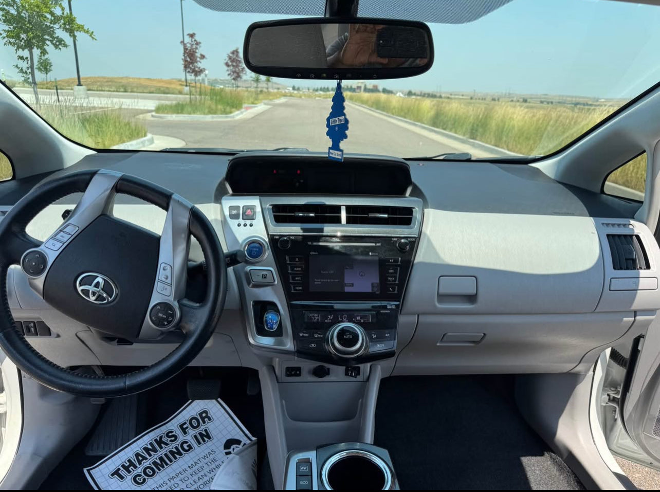 Toyota Prius 2015 V. Four wagon 4D