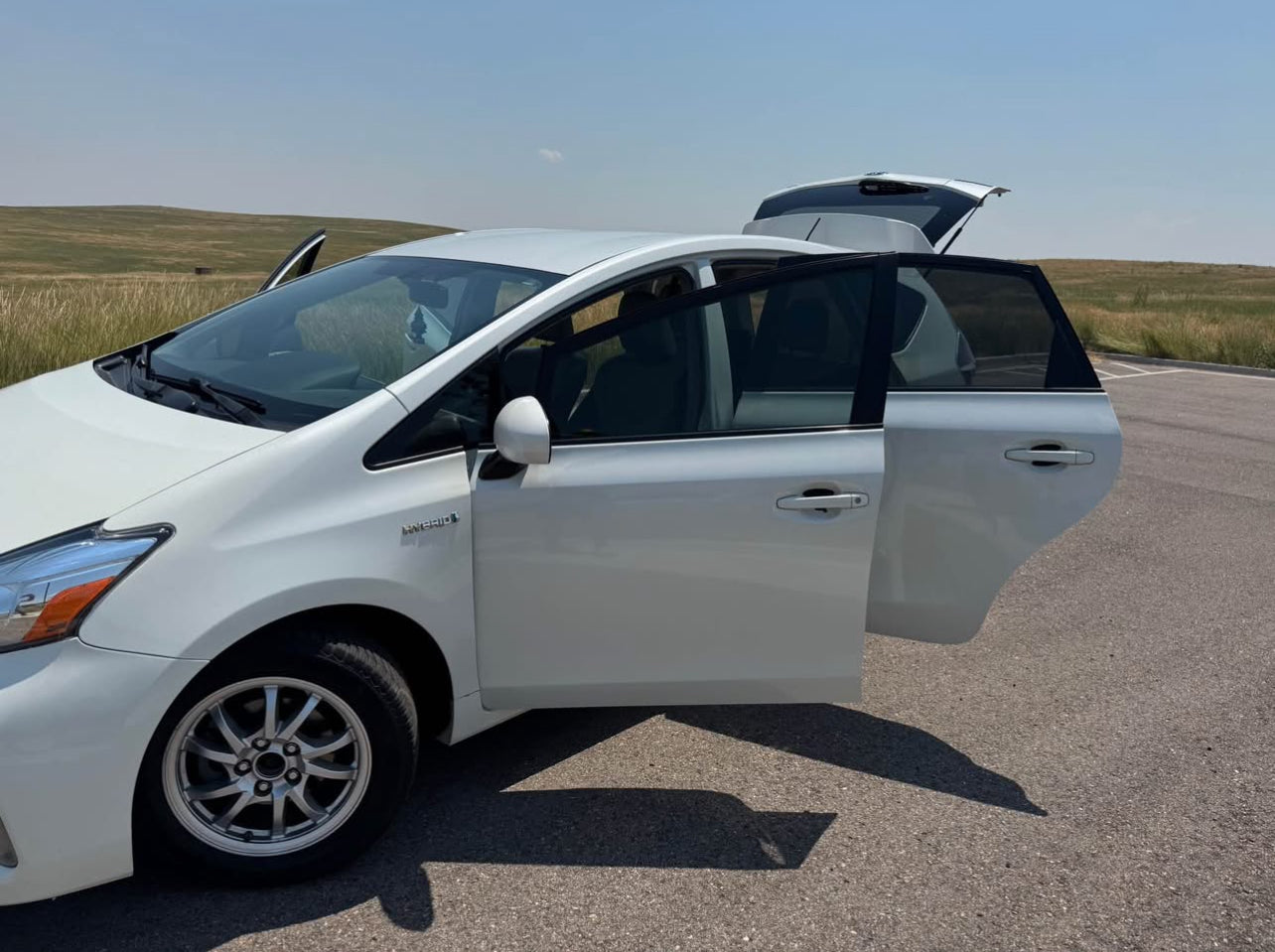 Toyota Prius 2015 V. Four wagon 4D