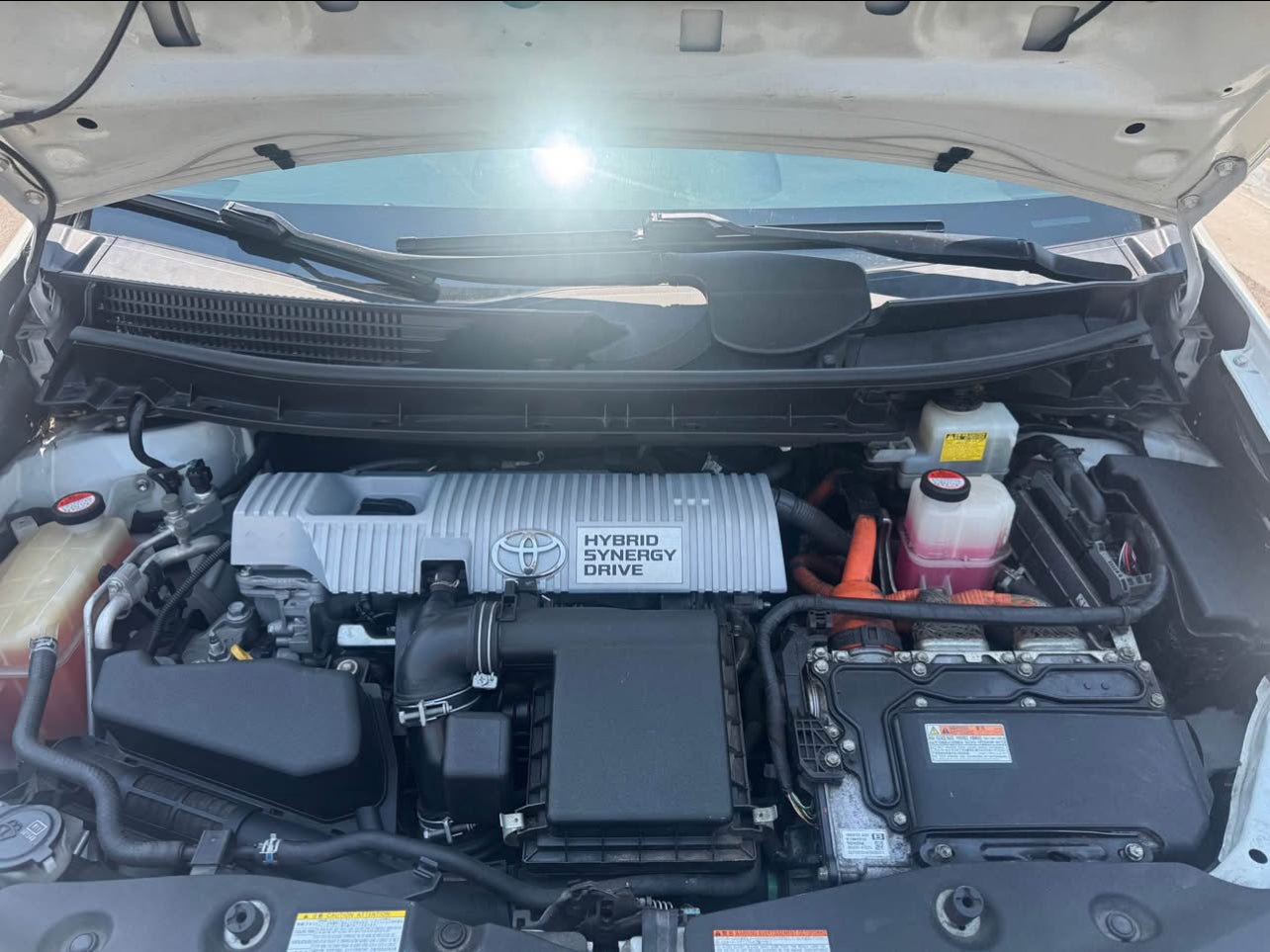 Toyota Prius 2015 V. Four wagon 4D