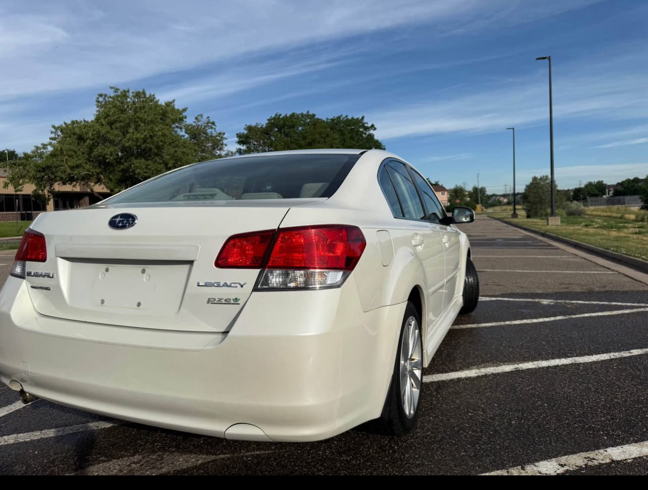 2013 Subaru Legacy · 2.5i Premium Sedan 4D